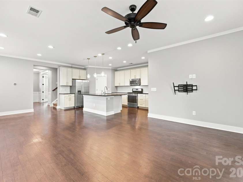 2104 Woodward Avenue, Charlotte, NC 28206.  MLS# CAR4392627, YatesRealty ID 35826. 