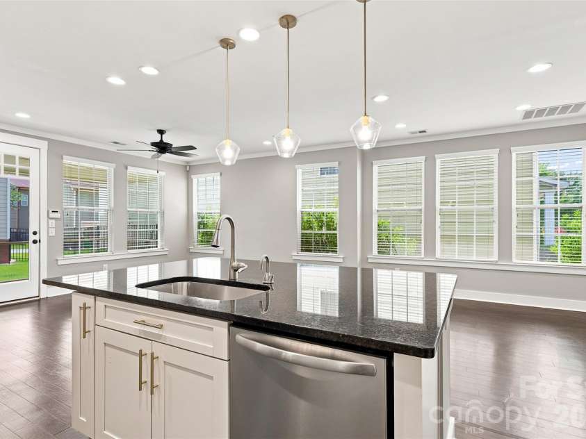 2104 Woodward Avenue, Charlotte, NC 28206.  MLS# CAR4392627, YatesRealty ID 35826. 