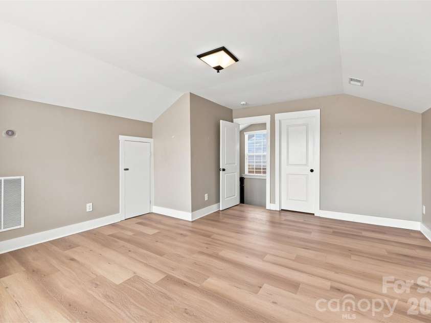 2104 Woodward Avenue, Charlotte, NC 28206.  MLS# CAR4392627, YatesRealty ID 35826. 