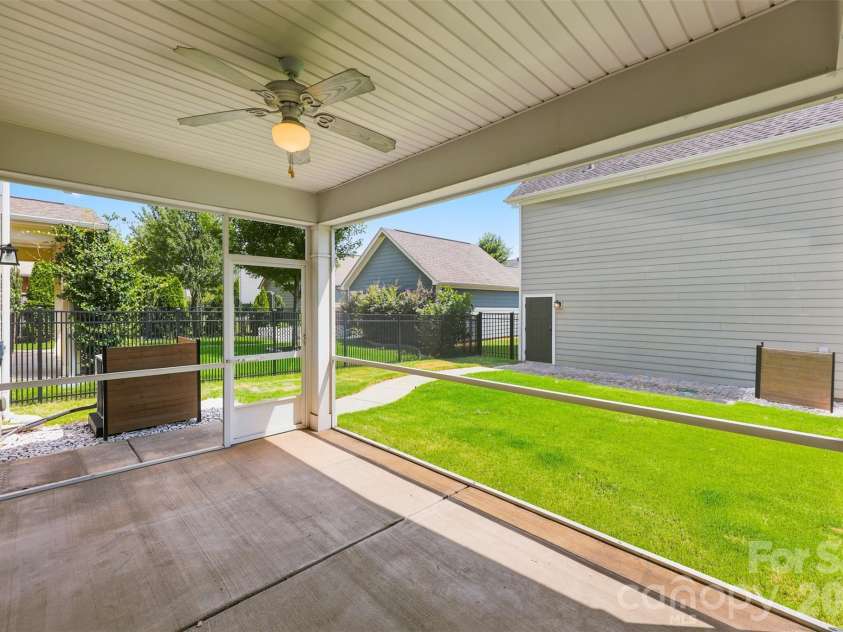 2104 Woodward Avenue, Charlotte, NC 28206.  MLS# CAR4392627, YatesRealty ID 35826. 