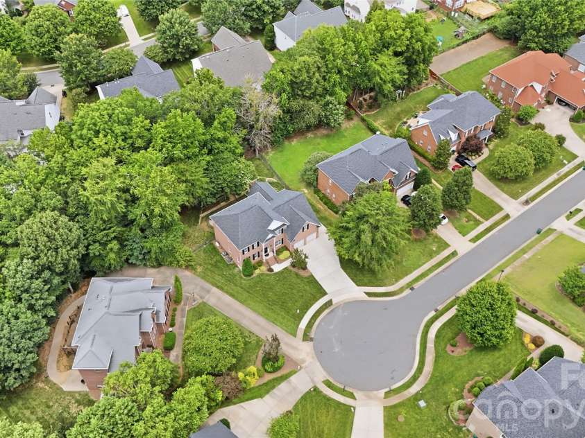 7011 Edenderry Drive, Charlotte, NC 28270.  MLS# CAR4397470, YatesRealty ID 35827. 