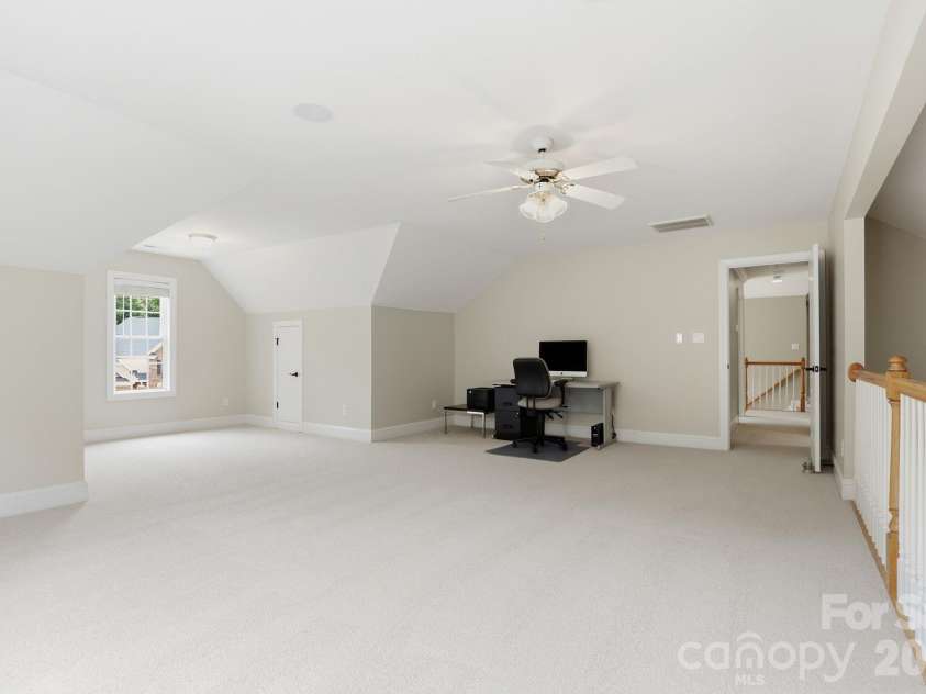 7011 Edenderry Drive, Charlotte, NC 28270.  MLS# CAR4397470, YatesRealty ID 35827. Bonus/loft