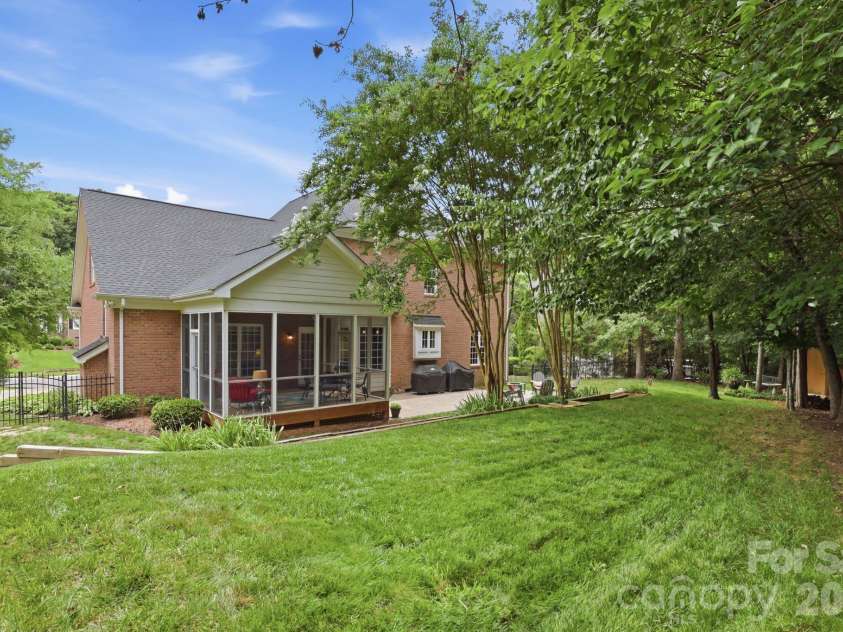 7011 Edenderry Drive, Charlotte, NC 28270.  MLS# CAR4397470, YatesRealty ID 35827. Private back yard