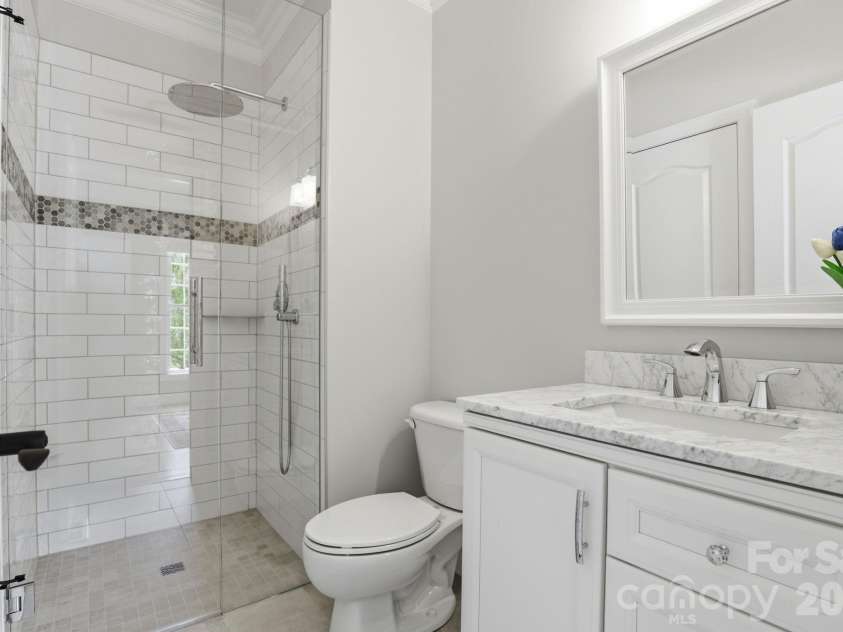 7011 Edenderry Drive, Charlotte, NC 28270.  MLS# CAR4397470, YatesRealty ID 35827. Updated main level full bathroom