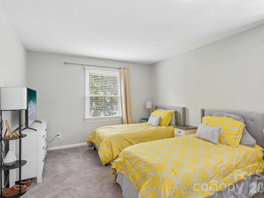 4736 Hedgemore Drive, Charlotte, NC 28209.  MLS# CAR4398402, YatesRealty ID 35829. 