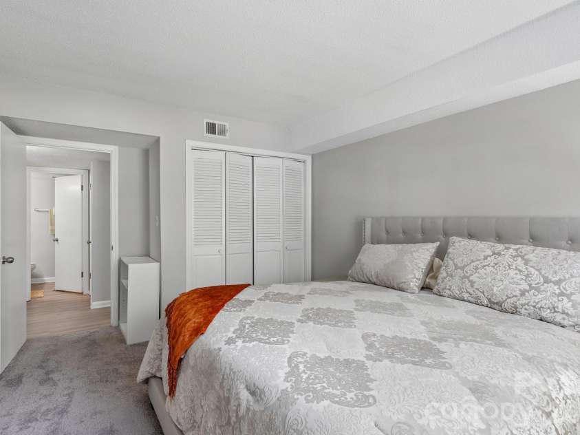 4736 Hedgemore Drive, Charlotte, NC 28209.  MLS# CAR4398402, YatesRealty ID 35829. 