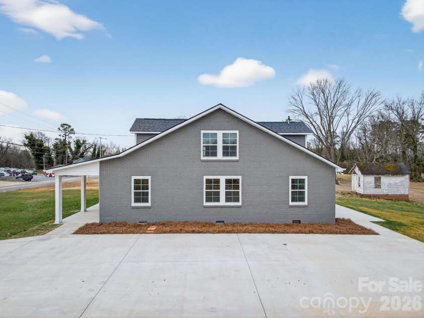 109 Main Street, Granite Falls, NC 28630.  MLS# CAR4341222, YatesRealty ID 3583. 