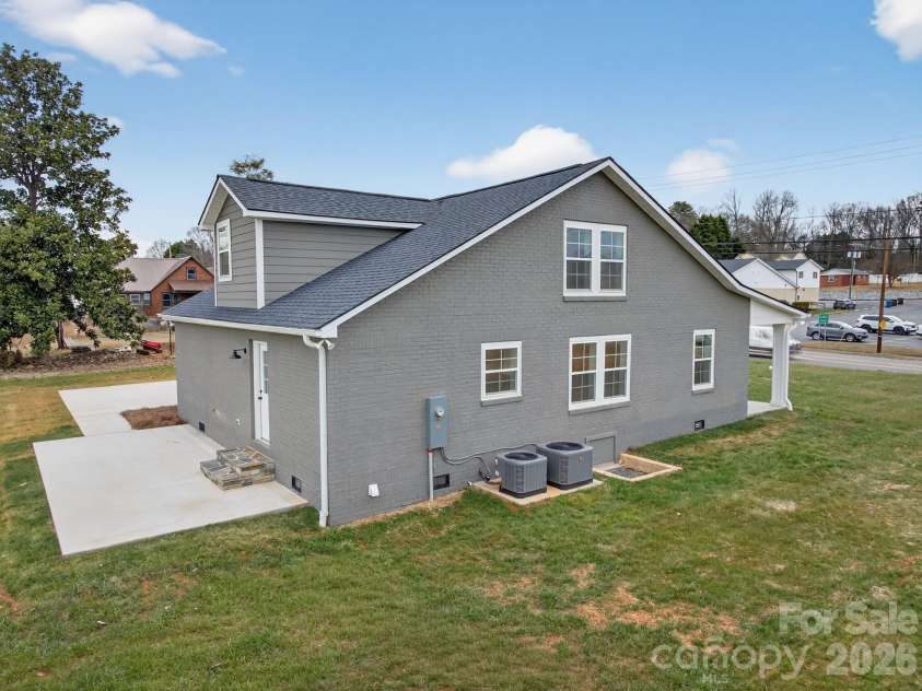 109 Main Street, Granite Falls, NC 28630.  MLS# CAR4341222, YatesRealty ID 3583. 