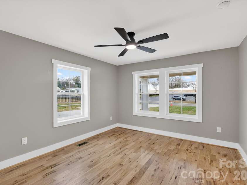 109 Main Street, Granite Falls, NC 28630.  MLS# CAR4341222, YatesRealty ID 3583. 