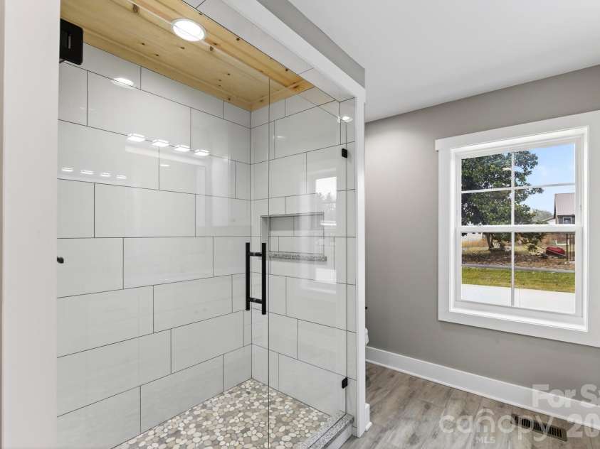 109 Main Street, Granite Falls, NC 28630.  MLS# CAR4341222, YatesRealty ID 3583. 