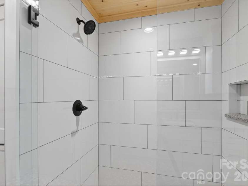 109 Main Street, Granite Falls, NC 28630.  MLS# CAR4341222, YatesRealty ID 3583. 