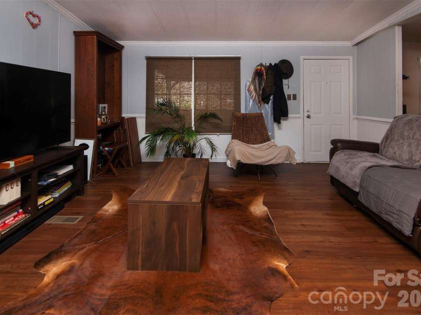 5727 Thompson Road, Charlotte, NC 28216.  MLS# CAR4401873, YatesRealty ID 35830. 