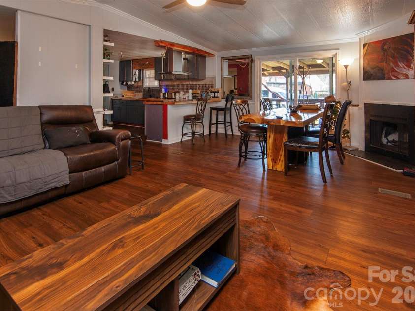 5727 Thompson Road, Charlotte, NC 28216.  MLS# CAR4401873, YatesRealty ID 35830. 