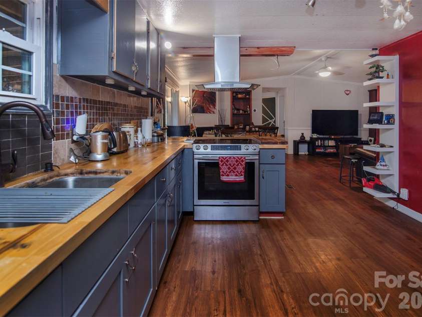 5727 Thompson Road, Charlotte, NC 28216.  MLS# CAR4401873, YatesRealty ID 35830. 