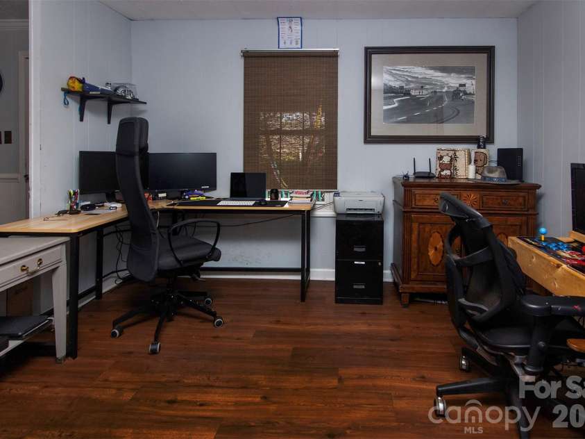 5727 Thompson Road, Charlotte, NC 28216.  MLS# CAR4401873, YatesRealty ID 35830. 
