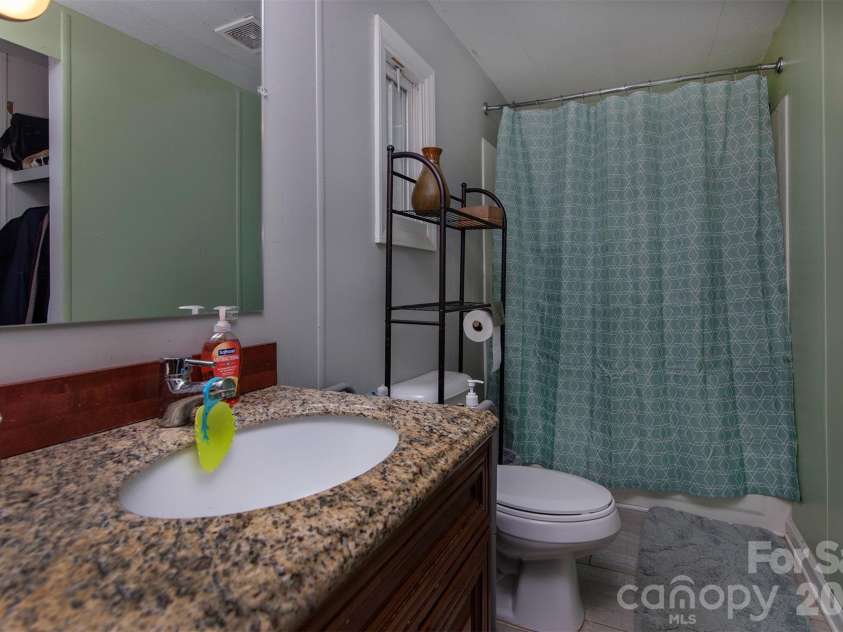 5727 Thompson Road, Charlotte, NC 28216.  MLS# CAR4401873, YatesRealty ID 35830. 