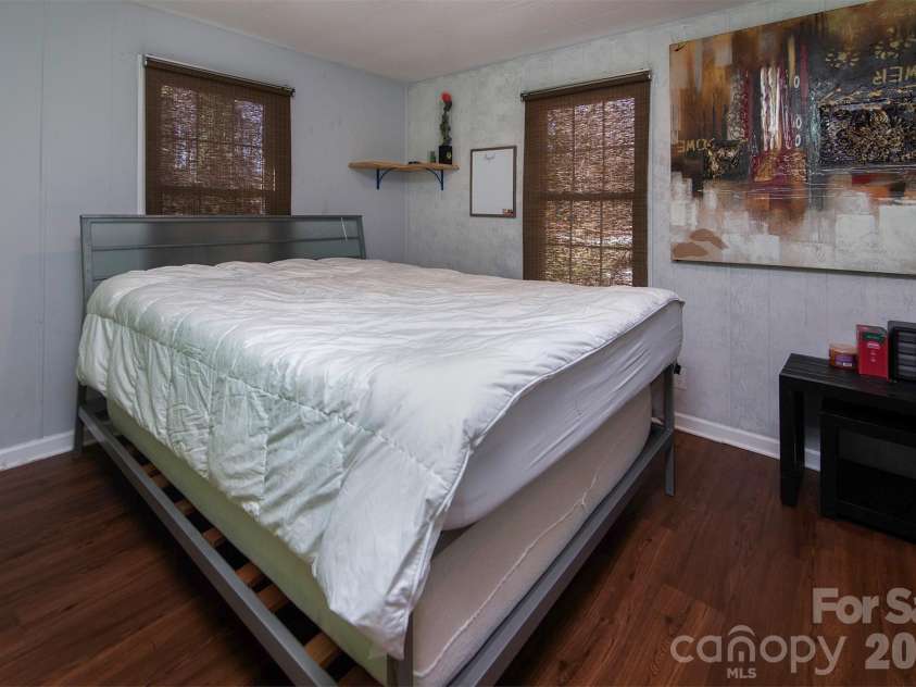 5727 Thompson Road, Charlotte, NC 28216.  MLS# CAR4401873, YatesRealty ID 35830. 