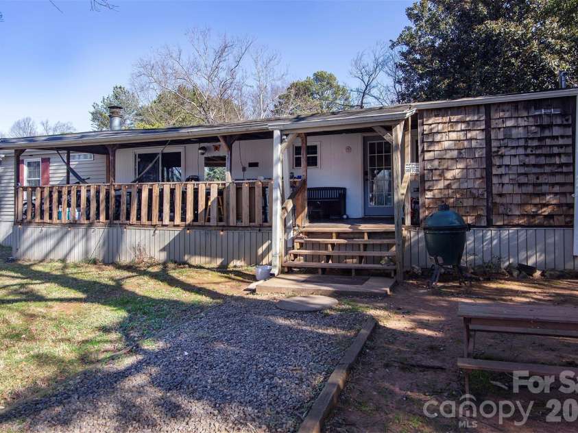 5727 Thompson Road, Charlotte, NC 28216.  MLS# CAR4401873, YatesRealty ID 35830. 