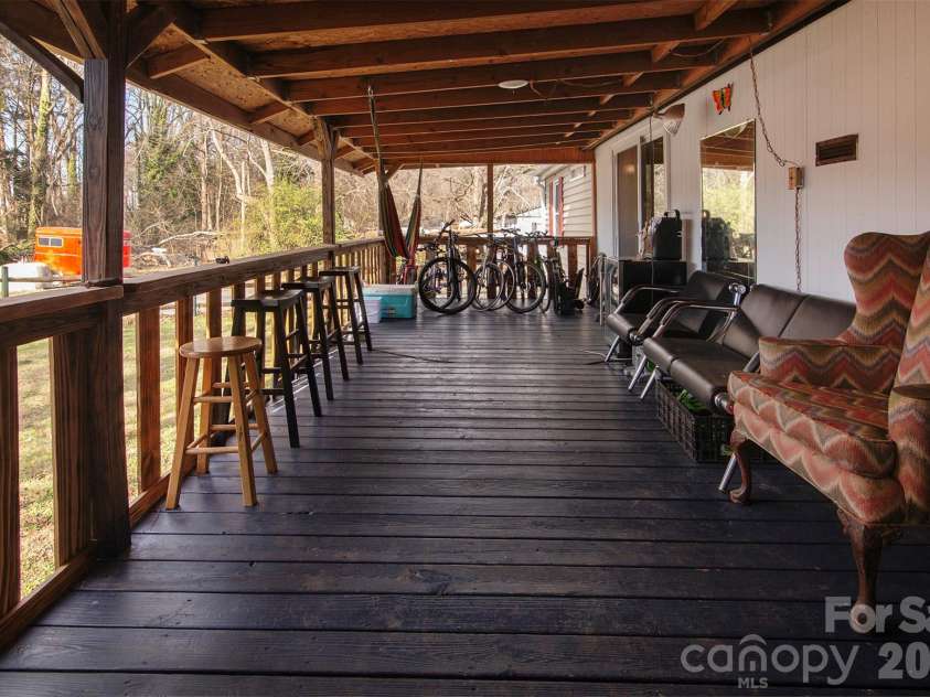 5727 Thompson Road, Charlotte, NC 28216.  MLS# CAR4401873, YatesRealty ID 35830. 