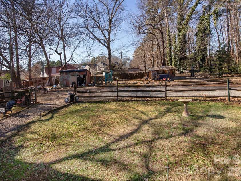5727 Thompson Road, Charlotte, NC 28216.  MLS# CAR4401873, YatesRealty ID 35830. 