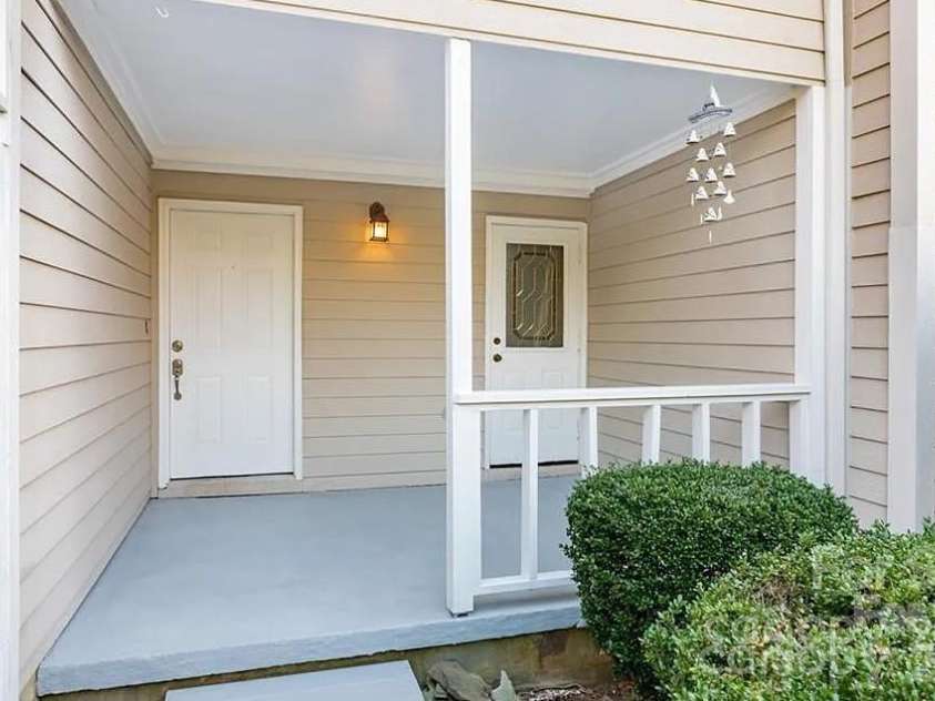 8410 Cricket Lake Drive, Charlotte, NC 28277.  MLS# CAR4399995, YatesRealty ID 35831. 