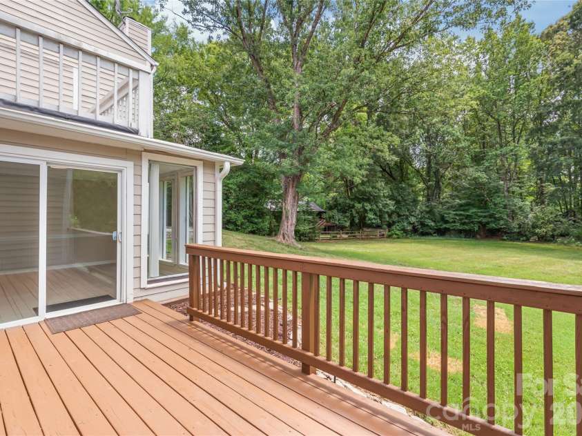 8410 Cricket Lake Drive, Charlotte, NC 28277.  MLS# CAR4399995, YatesRealty ID 35831. Back Deck