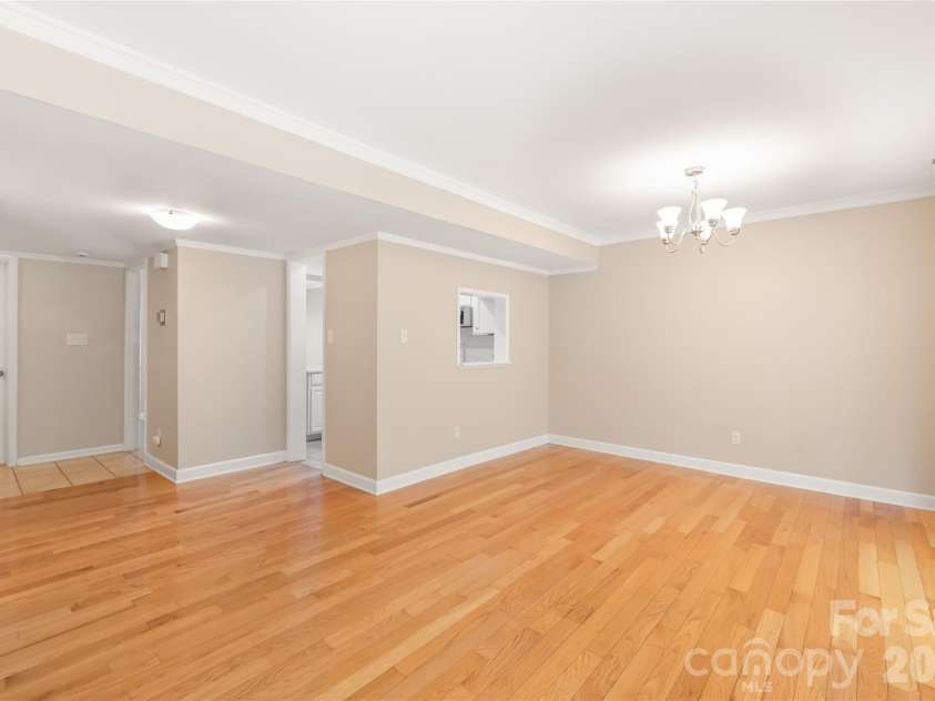 8410 Cricket Lake Drive, Charlotte, NC 28277.  MLS# CAR4399995, YatesRealty ID 35831. Dining Room