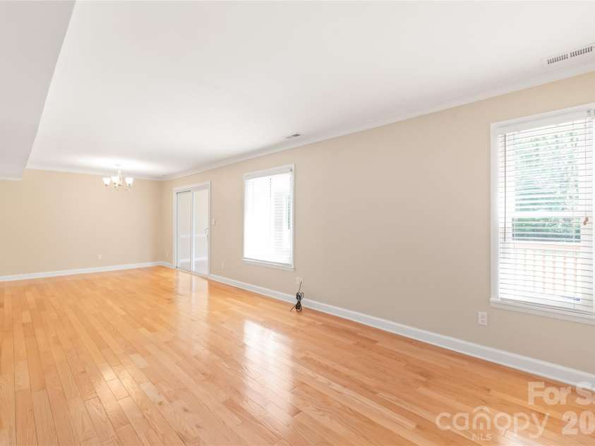 8410 Cricket Lake Drive, Charlotte, NC 28277.  MLS# CAR4399995, YatesRealty ID 35831. Open Floor Plan