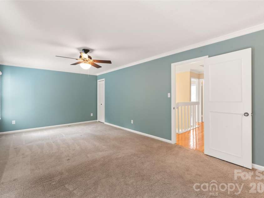 8410 Cricket Lake Drive, Charlotte, NC 28277.  MLS# CAR4399995, YatesRealty ID 35831. Primary w/ 2WIC