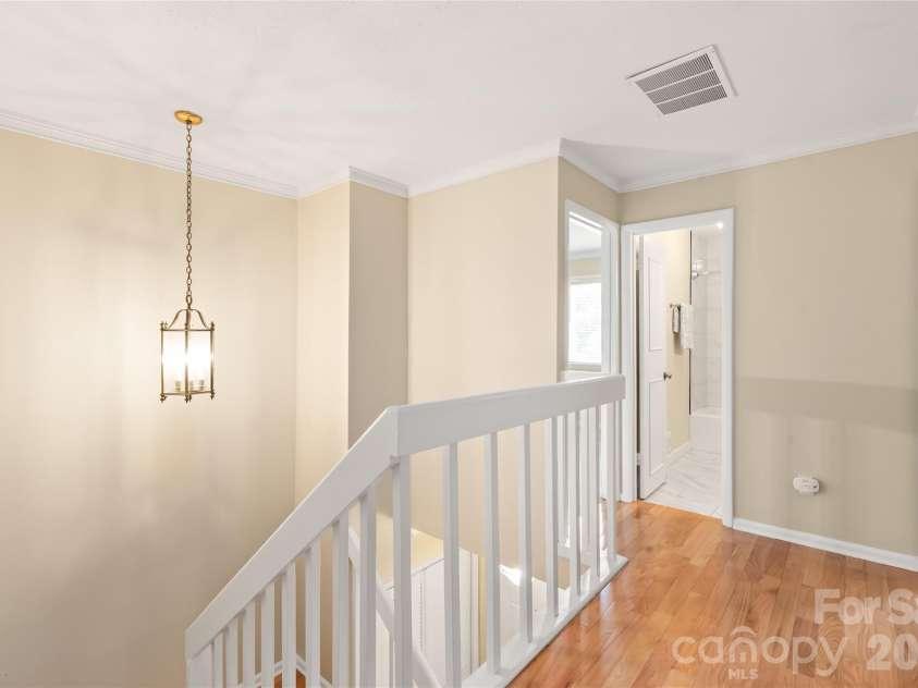 8410 Cricket Lake Drive, Charlotte, NC 28277.  MLS# CAR4399995, YatesRealty ID 35831. Second Floor Foyer