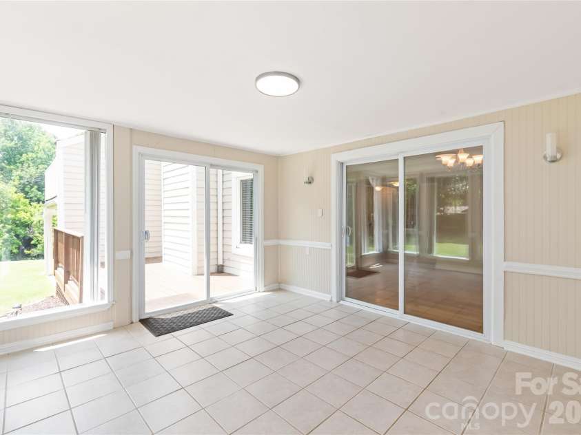 8410 Cricket Lake Drive, Charlotte, NC 28277.  MLS# CAR4399995, YatesRealty ID 35831. Sunroom