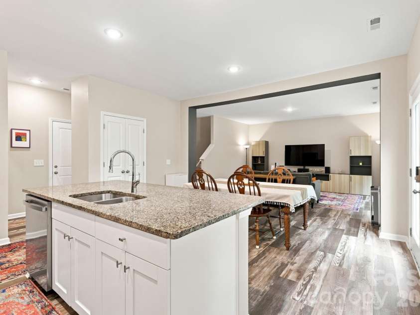 3517 Cambridge Place, Statesville, NC 28625.  MLS# CAR4401992, YatesRealty ID 35832. 