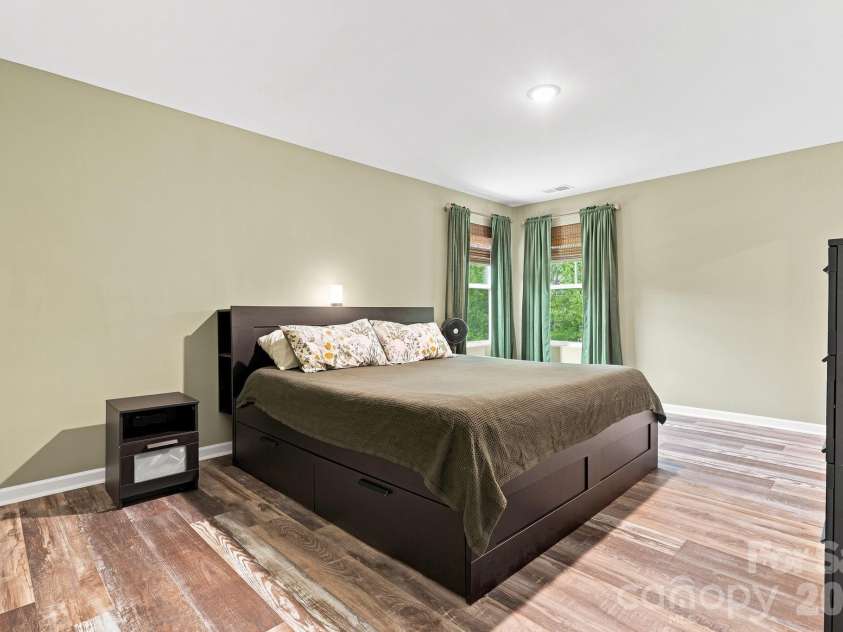 3517 Cambridge Place, Statesville, NC 28625.  MLS# CAR4401992, YatesRealty ID 35832. 