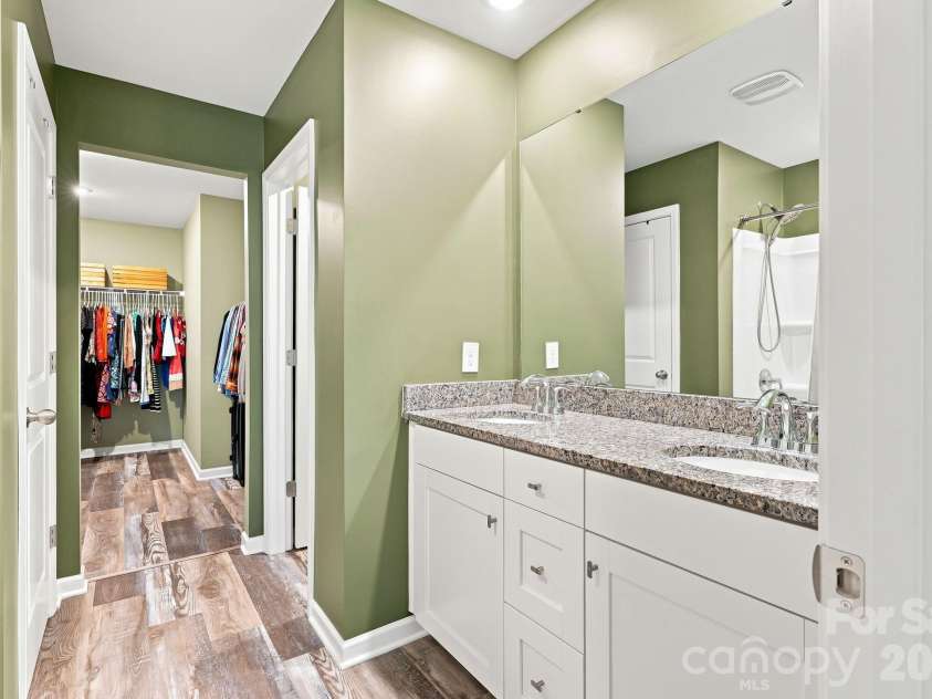3517 Cambridge Place, Statesville, NC 28625.  MLS# CAR4401992, YatesRealty ID 35832. 