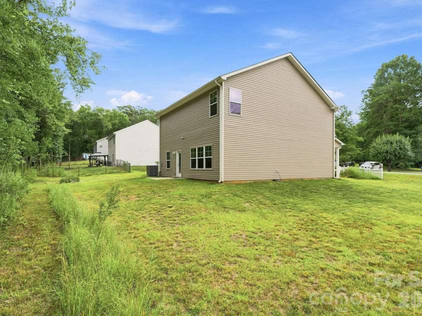 3517 Cambridge Place, Statesville, NC 28625.  MLS# CAR4401992, YatesRealty ID 35832. 