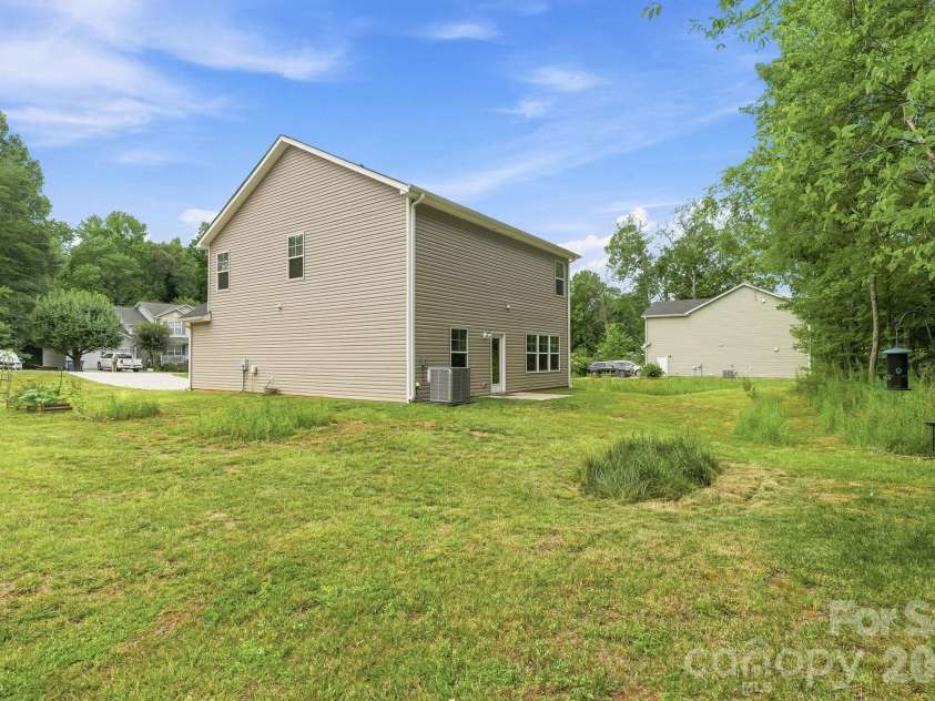 3517 Cambridge Place, Statesville, NC 28625.  MLS# CAR4401992, YatesRealty ID 35832. 