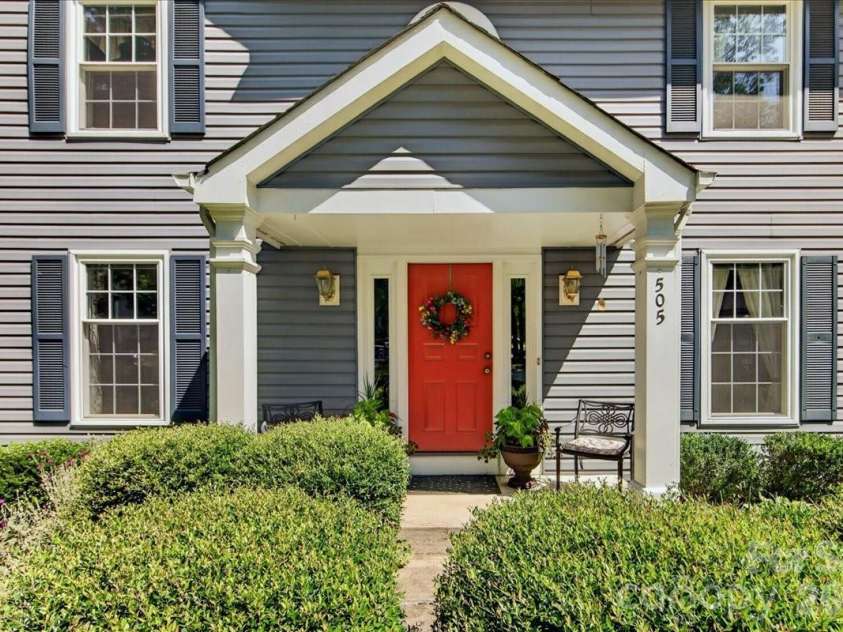 505 Glen Ellyn Court, Charlotte, NC 28213.  MLS# CAR4400624, YatesRealty ID 35834. 