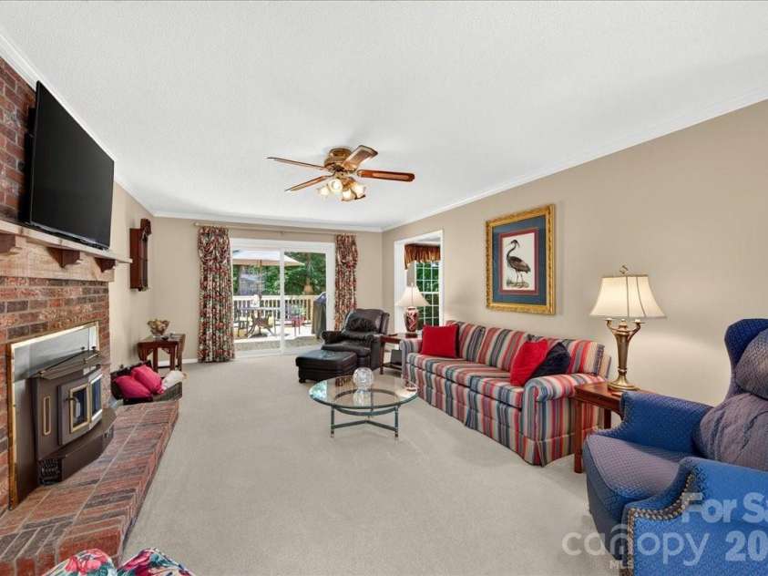 505 Glen Ellyn Court, Charlotte, NC 28213.  MLS# CAR4400624, YatesRealty ID 35834. 