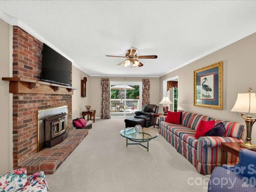505 Glen Ellyn Court, Charlotte, NC 28213.  MLS# CAR4400624, YatesRealty ID 35834. 