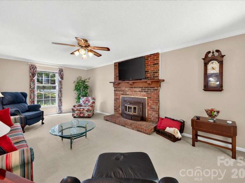 505 Glen Ellyn Court, Charlotte, NC 28213.  MLS# CAR4400624, YatesRealty ID 35834. 