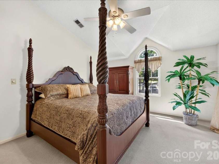 505 Glen Ellyn Court, Charlotte, NC 28213.  MLS# CAR4400624, YatesRealty ID 35834. 