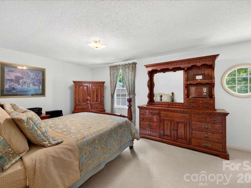 505 Glen Ellyn Court, Charlotte, NC 28213.  MLS# CAR4400624, YatesRealty ID 35834. 