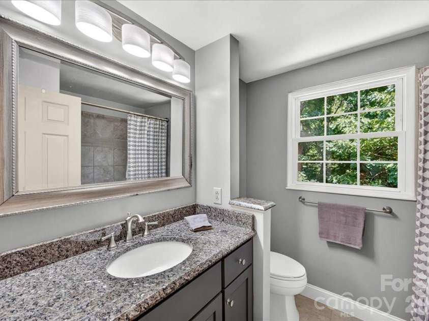 505 Glen Ellyn Court, Charlotte, NC 28213.  MLS# CAR4400624, YatesRealty ID 35834. 