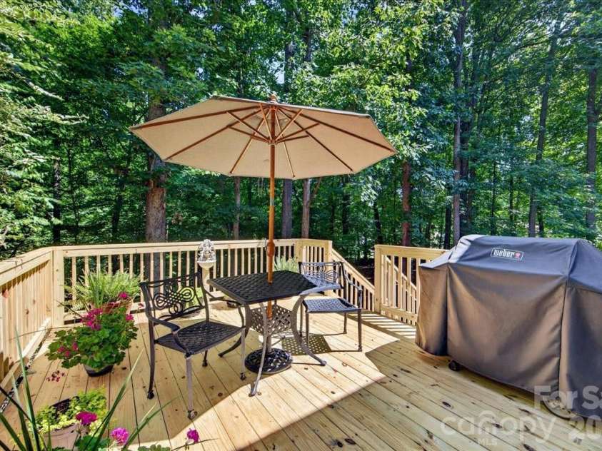 505 Glen Ellyn Court, Charlotte, NC 28213.  MLS# CAR4400624, YatesRealty ID 35834. 