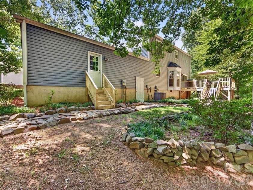 505 Glen Ellyn Court, Charlotte, NC 28213.  MLS# CAR4400624, YatesRealty ID 35834. 