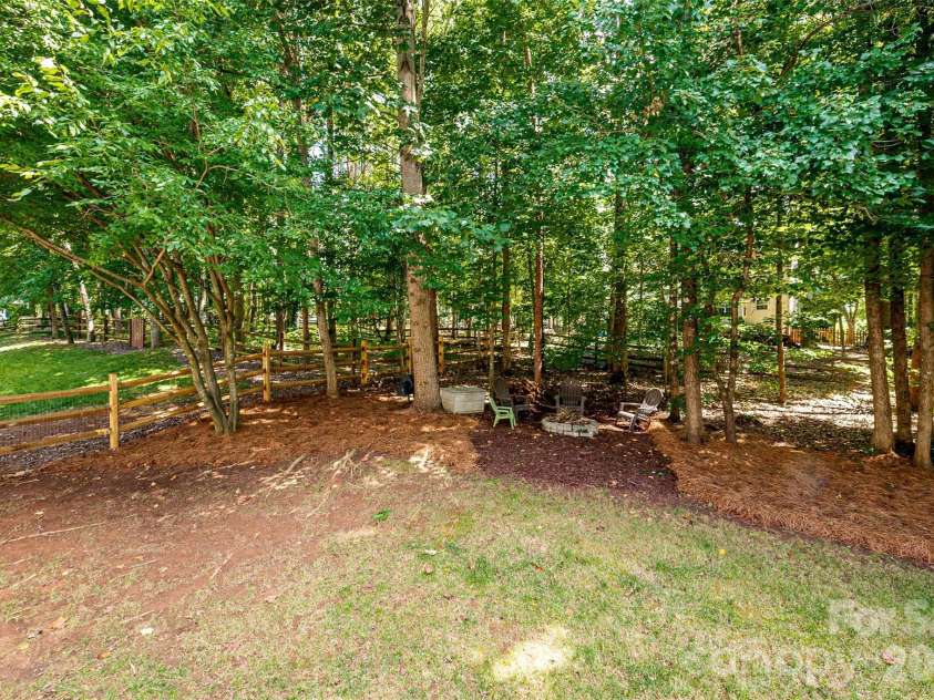 14427 Maclauren Lane, Huntersville, NC 28078.  MLS# CAR4400774, YatesRealty ID 35836. 