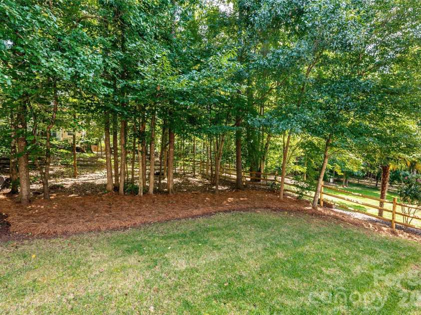 14427 Maclauren Lane, Huntersville, NC 28078.  MLS# CAR4400774, YatesRealty ID 35836. 