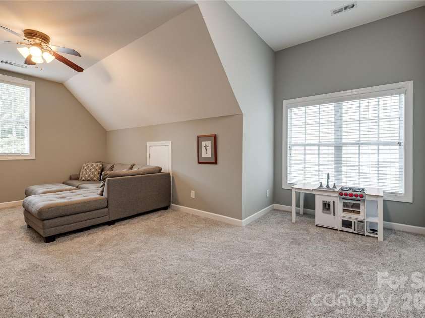 14427 Maclauren Lane, Huntersville, NC 28078.  MLS# CAR4400774, YatesRealty ID 35836. Bonus room #1
