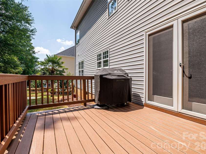 14427 Maclauren Lane, Huntersville, NC 28078.  MLS# CAR4400774, YatesRealty ID 35836. Composite Deck