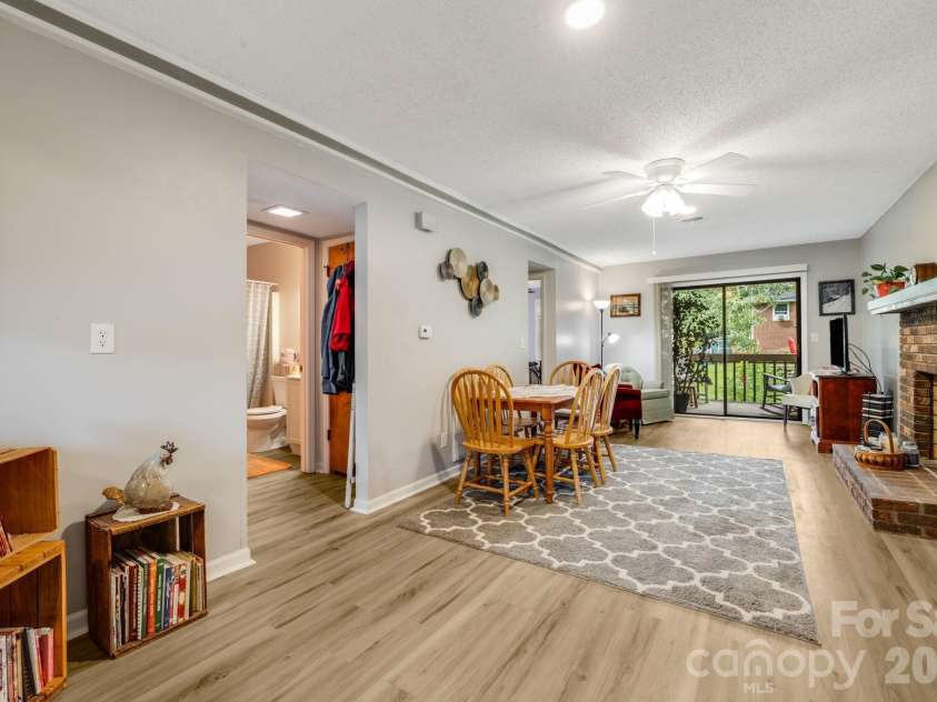 1325 4th Avenue, Hendersonville, NC 28739.  MLS# CAR4399110, YatesRealty ID 35837. 